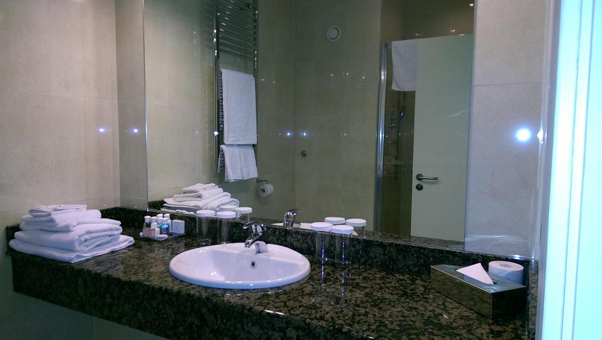 קריקמקרוס The Shirley Arms Hotel חדר תמונה