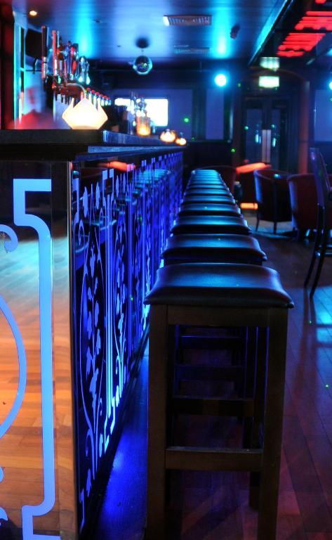 קריקמקרוס The Shirley Arms Hotel מראה חיצוני תמונה