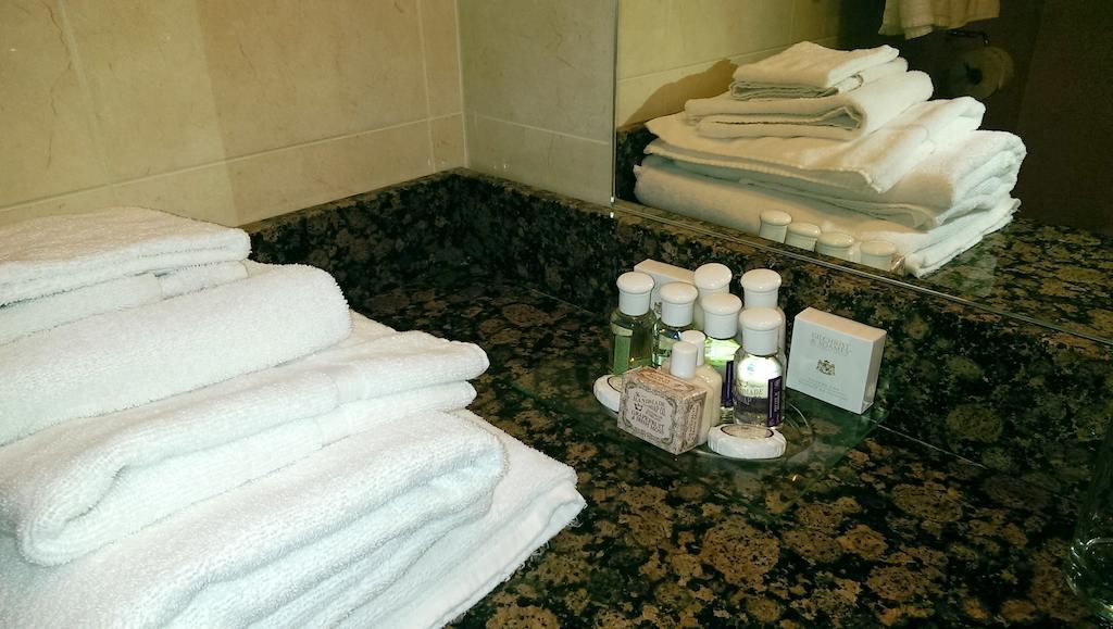 קריקמקרוס The Shirley Arms Hotel חדר תמונה